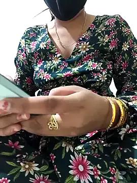 honey2sonam from StripChat is Freechat