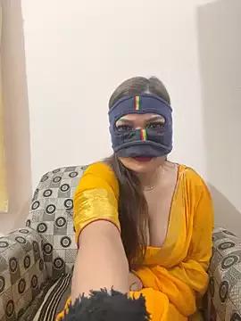 HoneyBearCpl from StripChat is Freechat