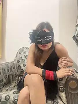 HoneyBearCpl from StripChat is Freechat