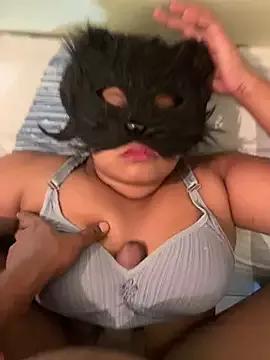 Photos of HoneyedPortal from StripChat is Freechat