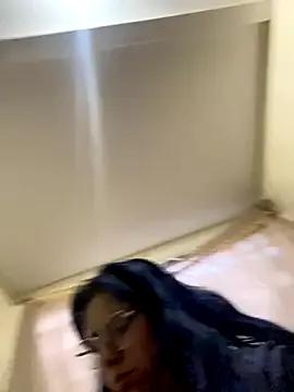 honeyviviss from StripChat is Freechat