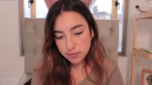 hooneyKitty from StripChat