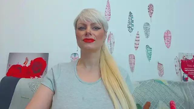 Horny_mommyyyy from StripChat is Freechat