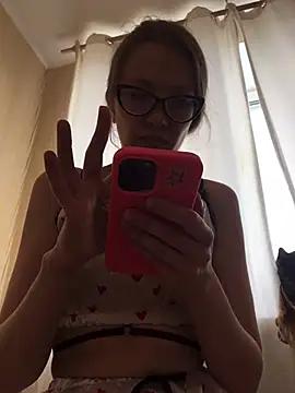 hornyBrilliant from StripChat is Freechat