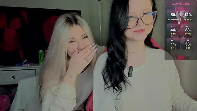 hornyprincess19 from StripChat is Freechat