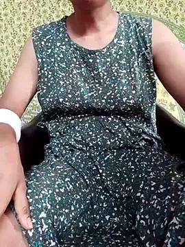 Hot-Arohi from StripChat is Freechat