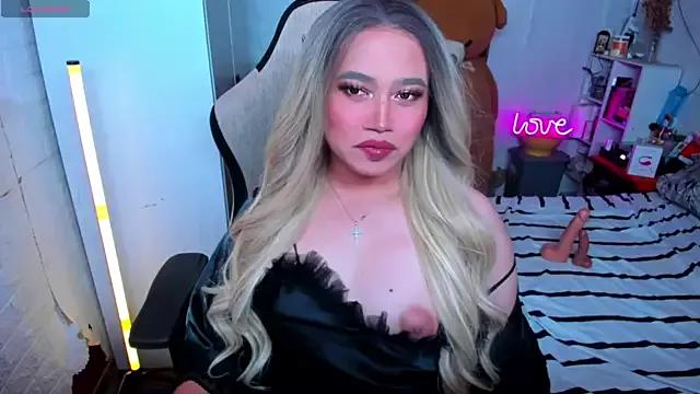 hot_lunax on StripChat