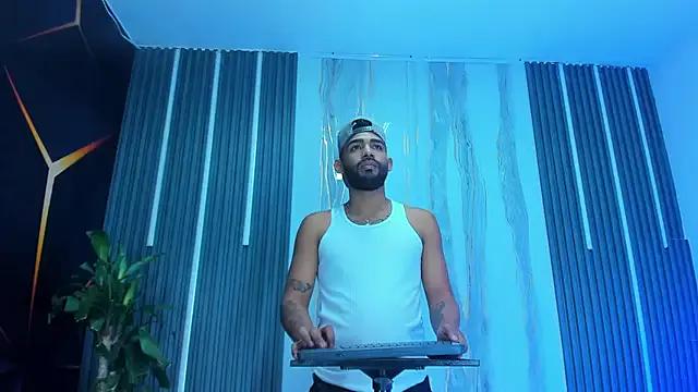 hot_princes_ from StripChat is Freechat