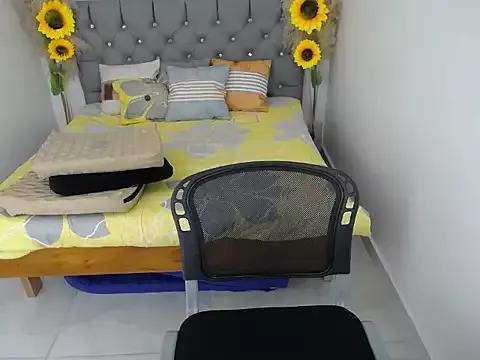 hotlesby_valery from StripChat is Freechat