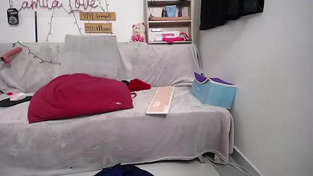 hotpurpleone from StripChat is Freechat
