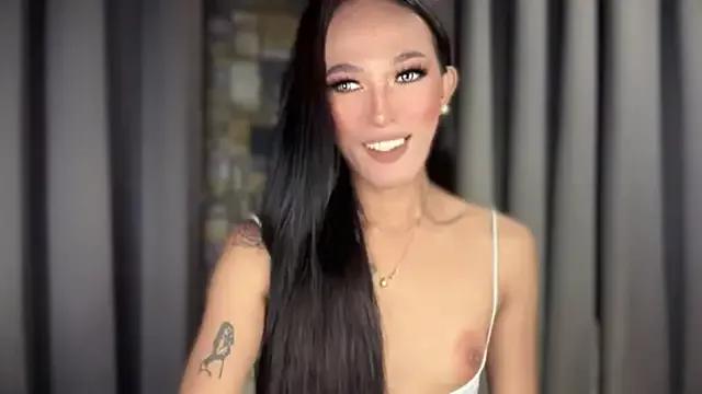 Hotsugarmollyxx from StripChat is Freechat