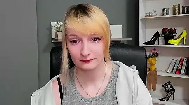 hottieBlair from StripChat