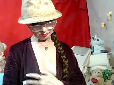 hottieperla from StripChat