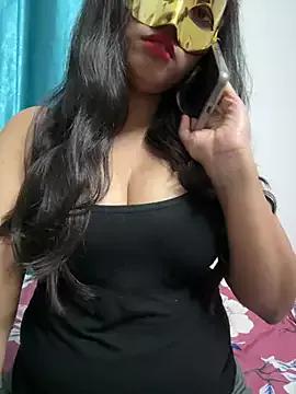 HottishBinamalik from StripChat