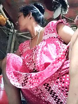 Hotty-dola from StripChat