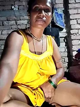 Hotty-dola from StripChat