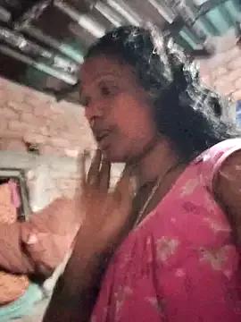 Hotty-dola from StripChat