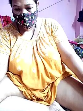 Hotty-rumi from StripChat