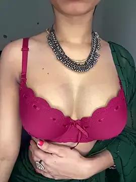 Hottysona123 from StripChat