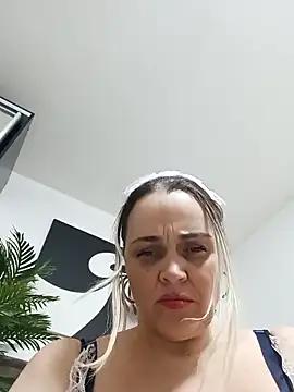 hugebobbs from StripChat is Freechat