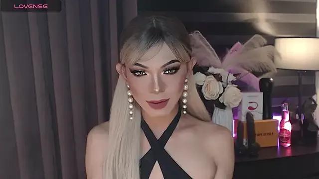 HugecockAlexa from StripChat is Freechat