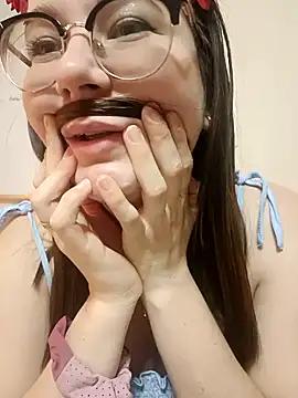 HunnyyLove from StripChat