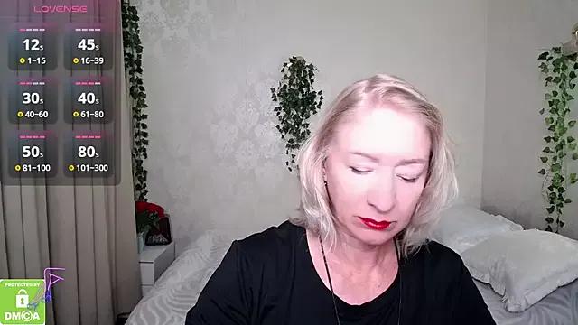 hunters_woman from StripChat is Freechat