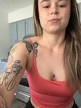 hurricanehayley777 from StripChat