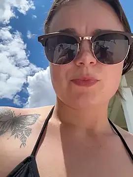 hurricanehayley777 from StripChat