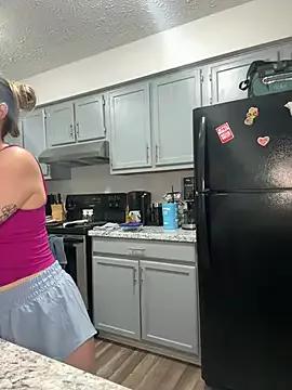 hurricanehayley777 from StripChat