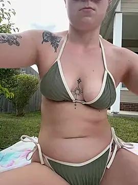 hurricanehayley777 from StripChat