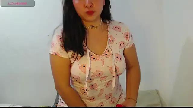 IamScarlett_ on StripChat