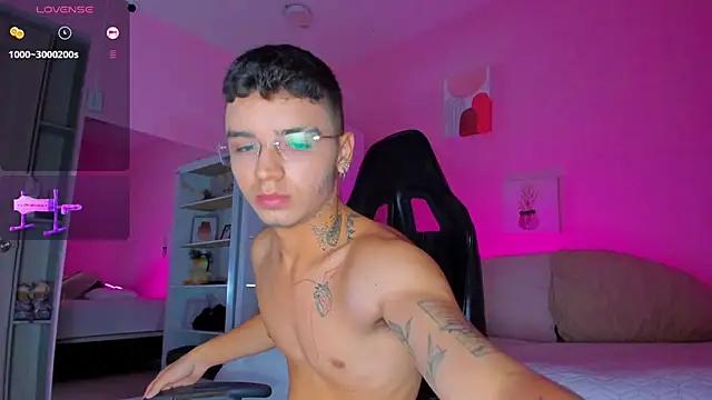 Photos of Ian_Castillo_ from StripChat is Freechat