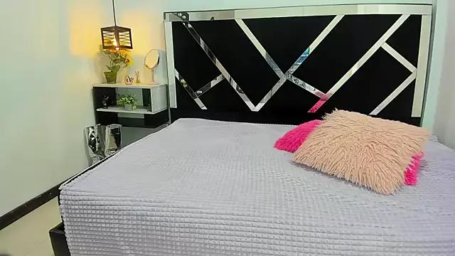 iisabella_noa from StripChat