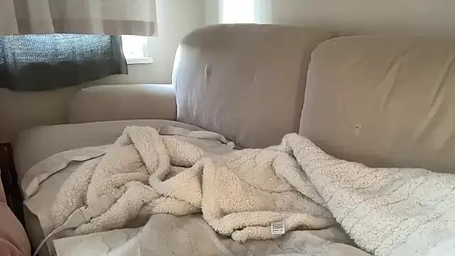 Photos of ijustturned18today from StripChat is Freechat