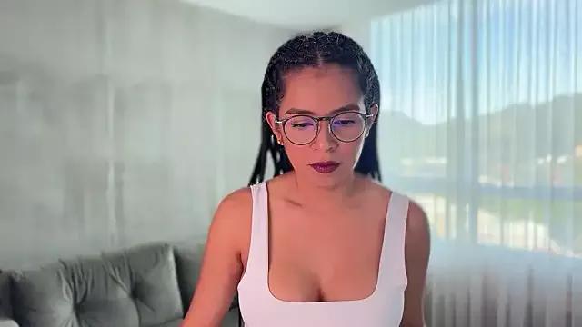 illaroom from StripChat