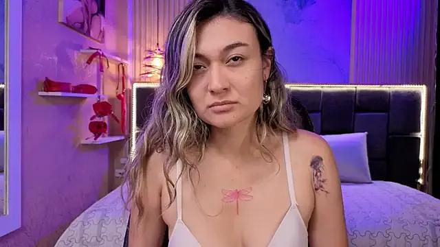 Im-Lola from StripChat is Freechat