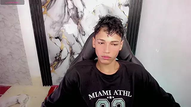 Im_david02 from StripChat is Freechat