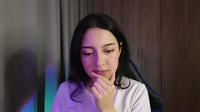 immisssilver from StripChat is Freechat