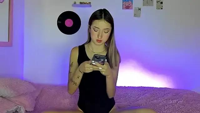 Imsophie_collins from StripChat is Freechat
