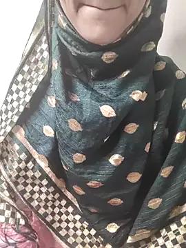 Indian-Aleena from StripChat is Freechat