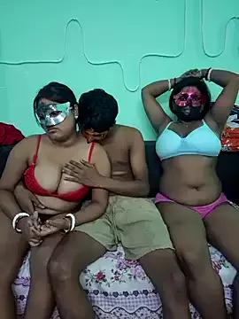 Indian_threesom_4 from StripChat is Freechat