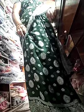 indianhotwife639 from StripChat