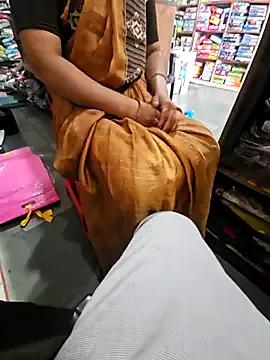 indianhotwife639 from StripChat