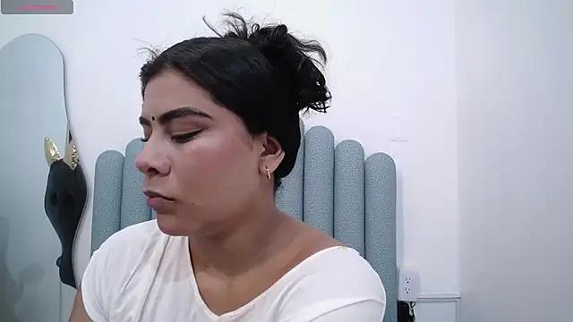 iniyalaboni from StripChat