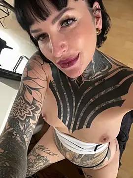 InkedBiitch webcams show profile image 