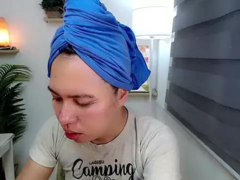 Innocent_katty from StripChat is Freechat