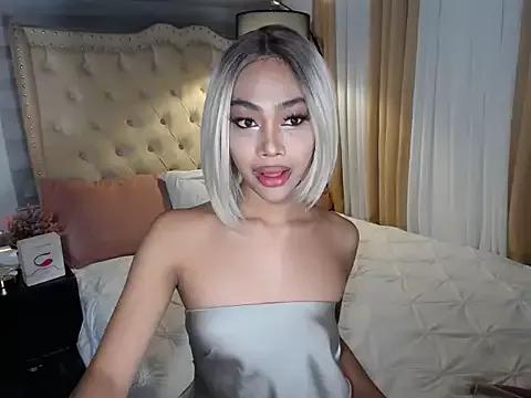 Innocent_yanixx69 from StripChat