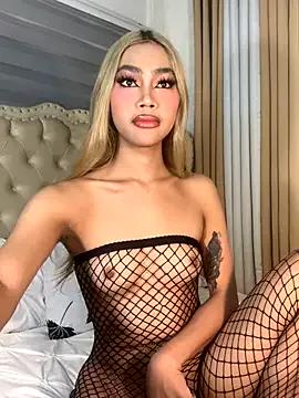 Innocent_yanixx69 from StripChat