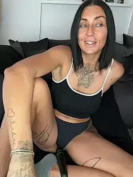 IntiMia from StripChat